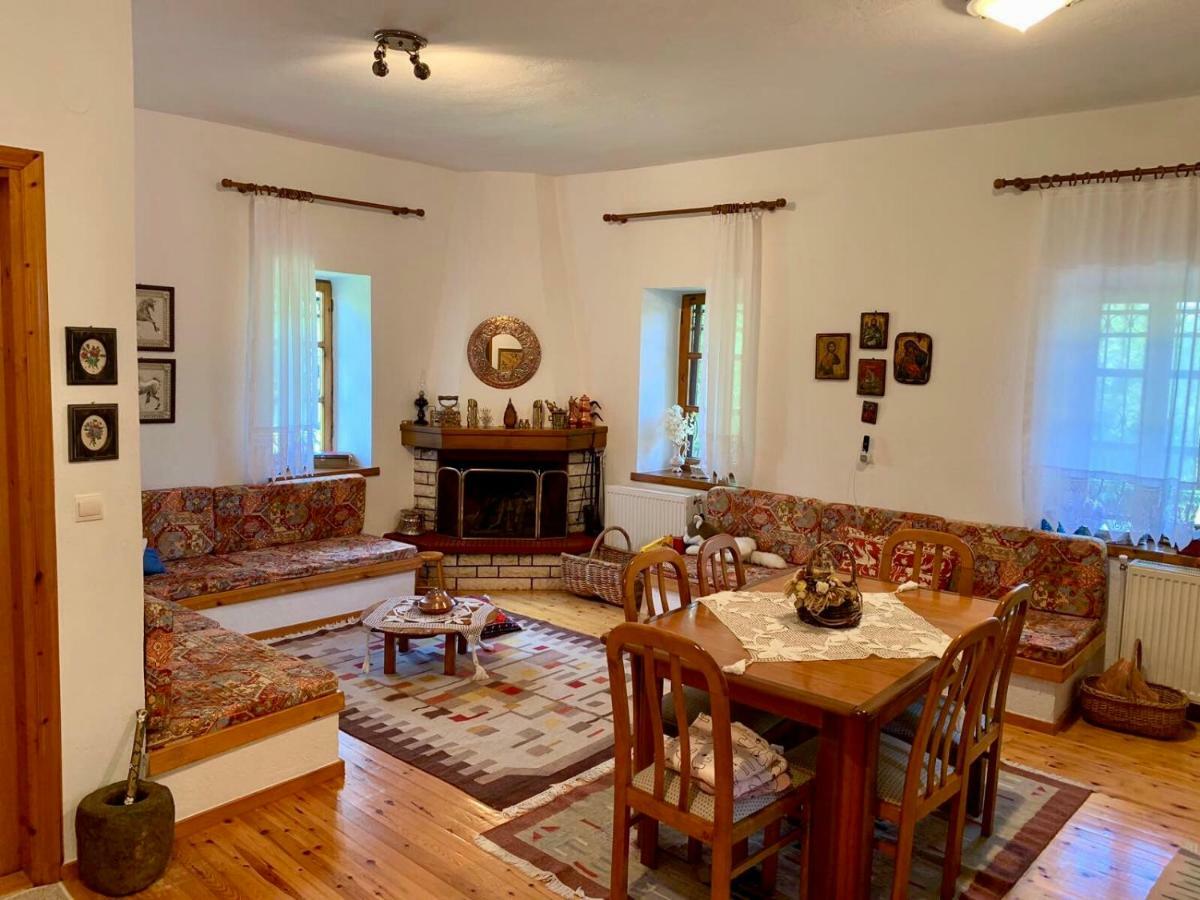 Πέτρινο Παραδοσιακό Σπίτι "Χιονάτη" Villa Nymfaio Exterior photo